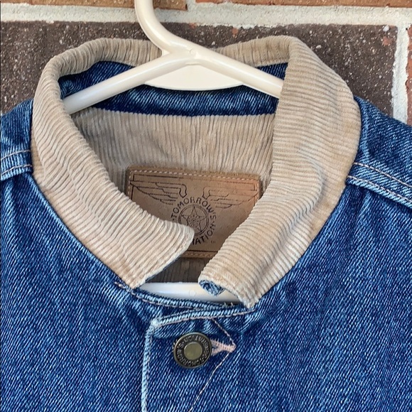 Classic Denim Jacket - Picture 4 of 10